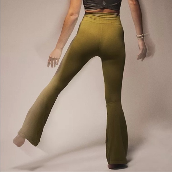 Free People Movement • Flare pant - Picture 6 of 6